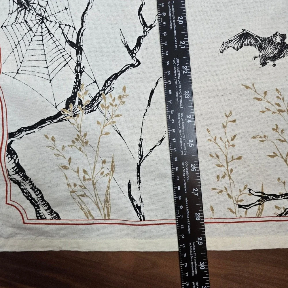 Williams Sonoma Halloween Linens Set 2 Napkins 2 Towels Spider Webs Bats Spooky